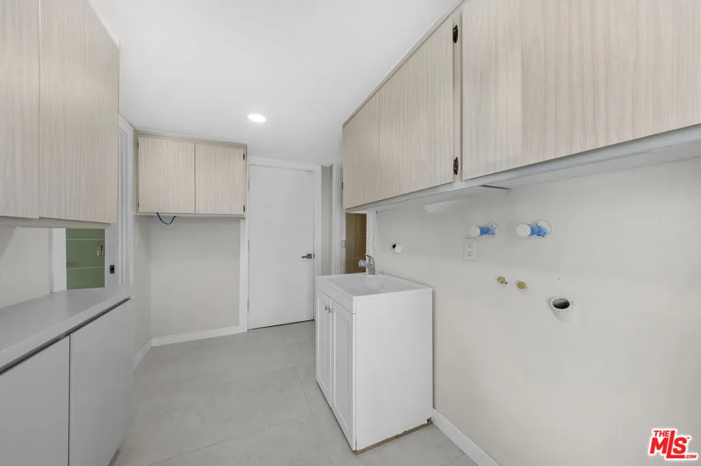 2011 S Tulare Drive, Palm Springs, California 92264 home-pic-34